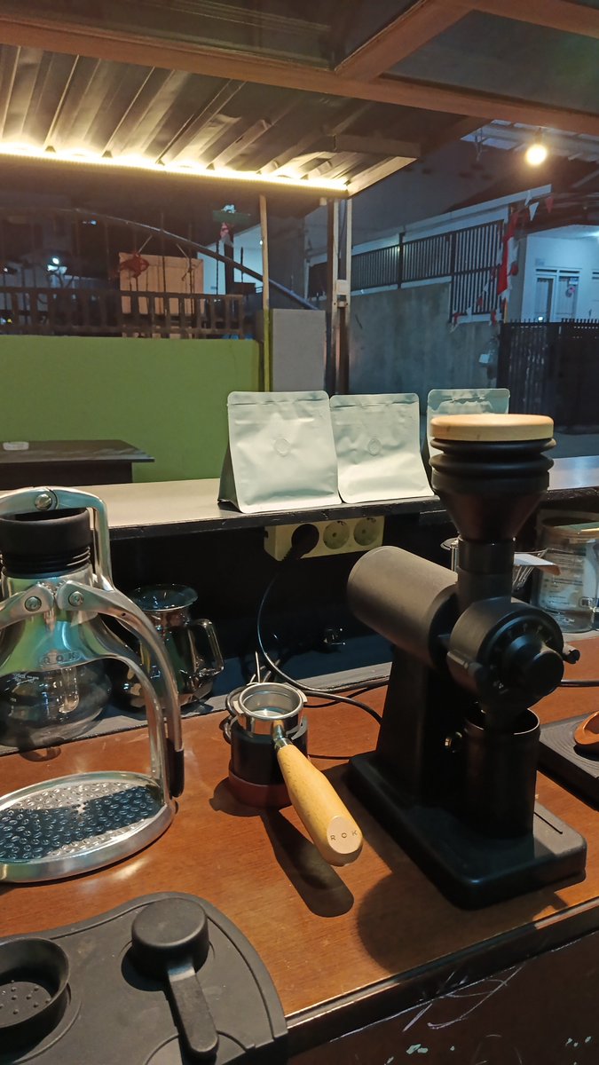 iyagrey's tweet photo. klen udah nyobain kopi disini belummm ✨ https://t.co/roUJ5pRzvO