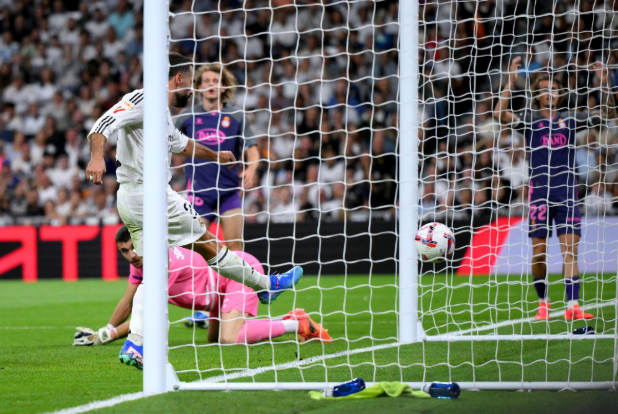 scrupulousblog1's tweet photo. Espí Heroics

FROM UNKNOWN TO MATCH-WINNER! 🔥

Carlos Espí comes off the bench and scores a 90th-minute winner on his Real Madrid debut.

What a way to introduce yourself to the Madridistas! 😱⚽

#RealMadrid #CarlosEspi https://t.co/66CMj7Mv8w