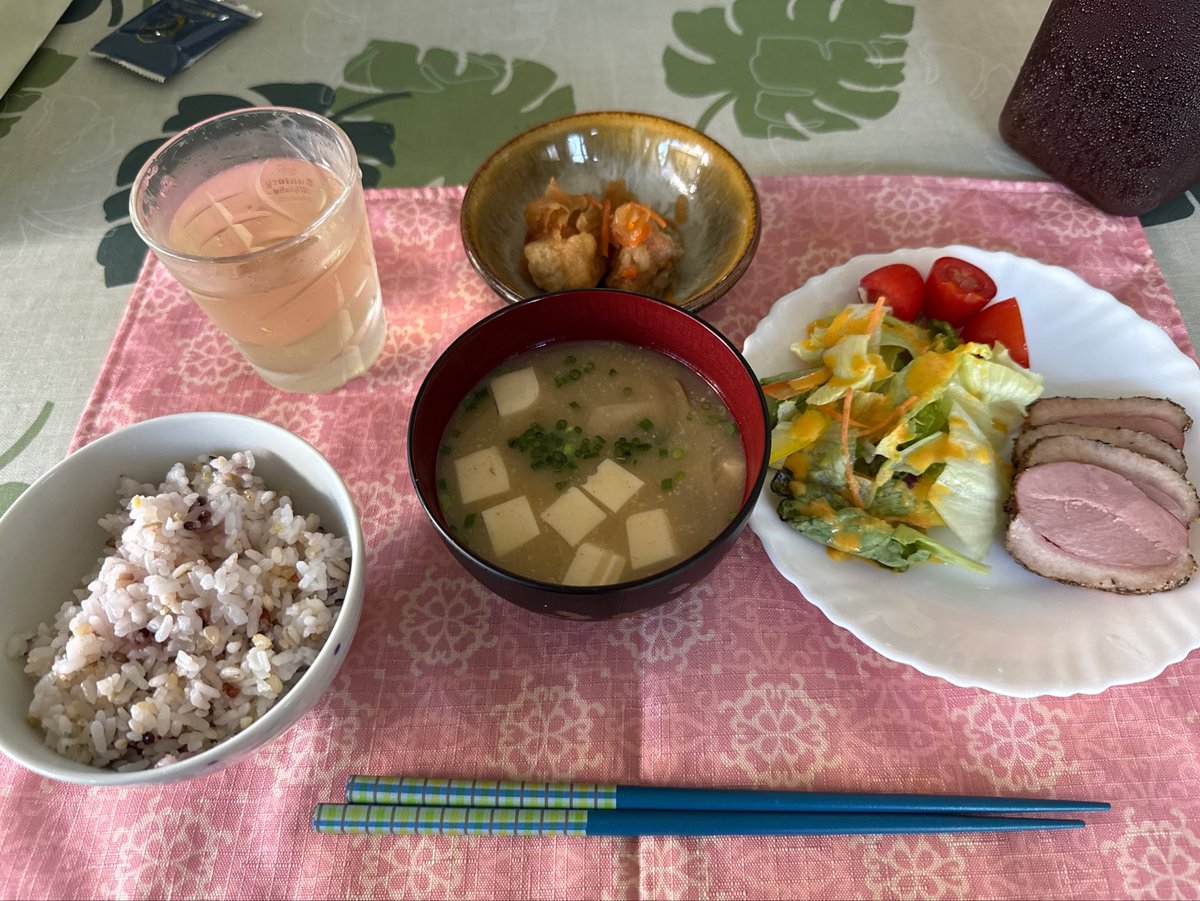 kosuke_nc's tweet photo. なんて健康的な朝食 https://t.co/Sug7zHeUCR
