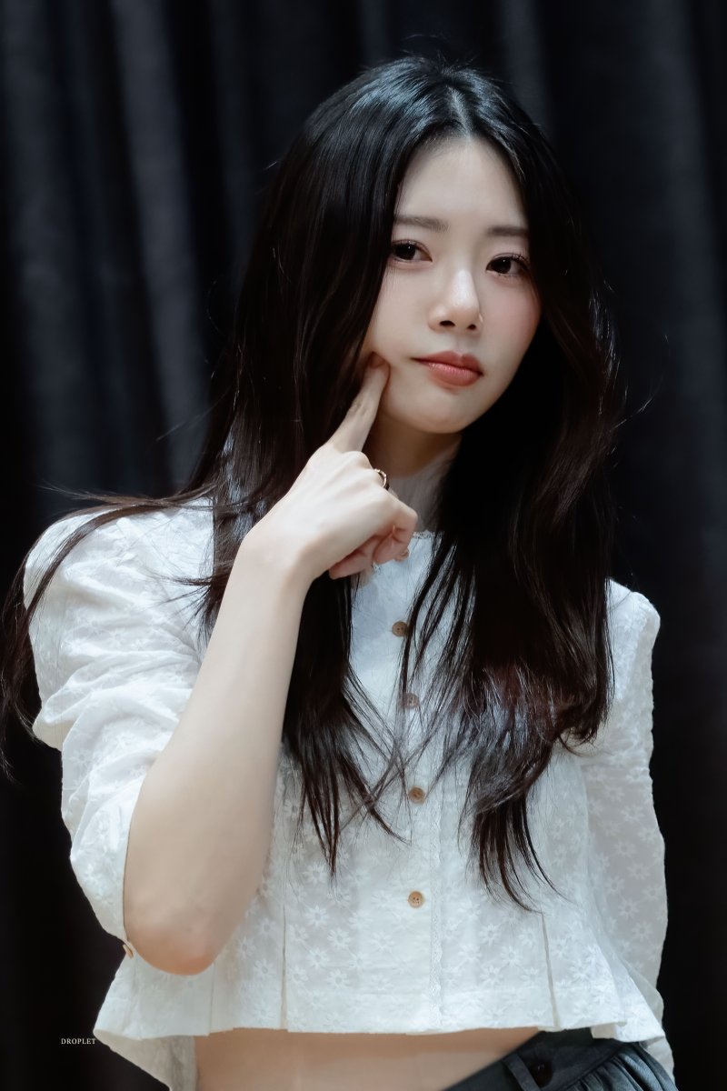 droplet_jiu's tweet photo. 260821 HQ 

#드림캐쳐 #유아유 #지유 #김민지 
#Dreamcatcher #UAU #JIU https://t.co/wUSvR0IdFB