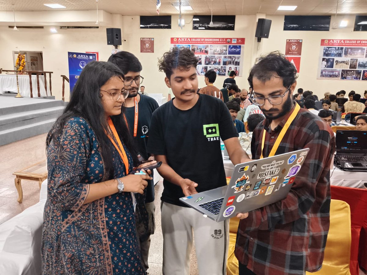 aryacolleges's tweet photo. Innovation thrives when talented minds collaborate. At CodeWars 24-Hour Hackathon, participants are combining their skills, creativity, and technical expertise to build solutions that address real-world challenges.
#CodeWars #HackersUnity #AryaCollege #Innovation #Hackathon https://t.co/6F7x9x6yIV