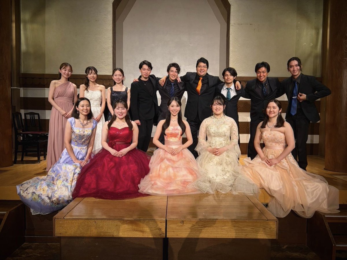 rei_vocal2022's tweet photo. 【演奏報告🎼】
昨夜無事に終演いたしました🌻
開場〜開演中は豪雨にみまわれましたが、��を登って多くのお客様にご来場いただき感謝の気持ちでいっぱいです🥹
様々な声の重なりをお届けできたかと思っております
ご来場いただいた皆様にとって少しでも豊かな時間となっていましたら幸いです💐✨ https://t.co/jzKDnsLzmM