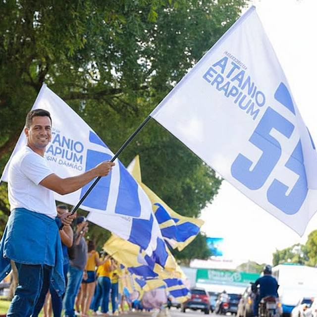 AltaneiraO's tweet photo. "Esse ano não me envolvo em política"

Eu no lançamento das candidaturas: https://t.co/jdtKgegOjO