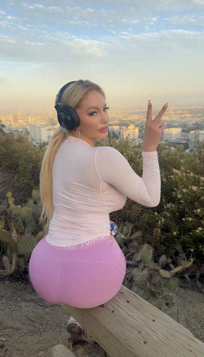 __Angelina001's tweet photo. Cali Breeze👩🏼‍🍳🚀🏃‍♀️💝 https://t.co/keQdneA3nq