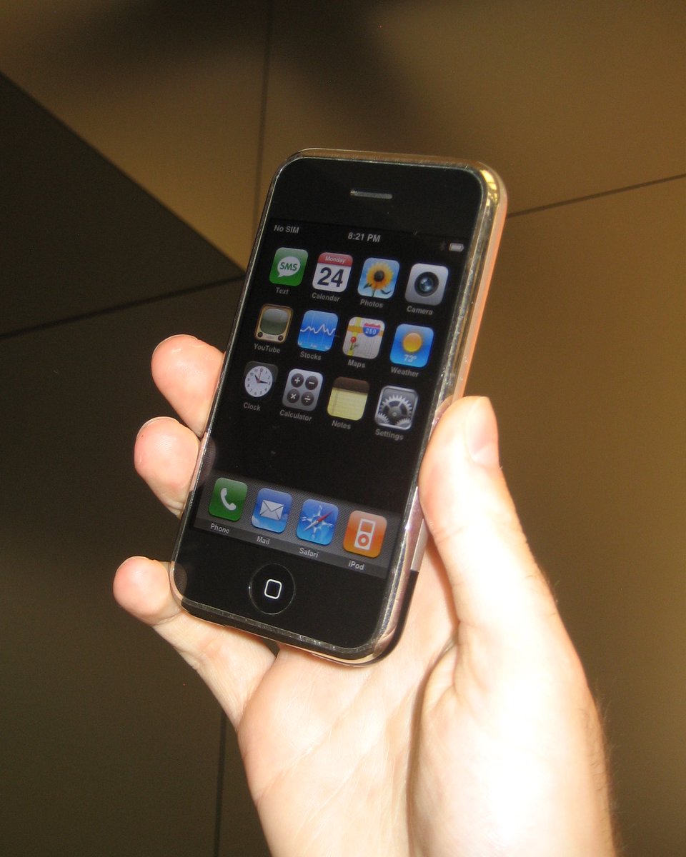 noahhermanyt's tweet photo. 19 years of  iPhone https://t.co/Yd18GBzWM5