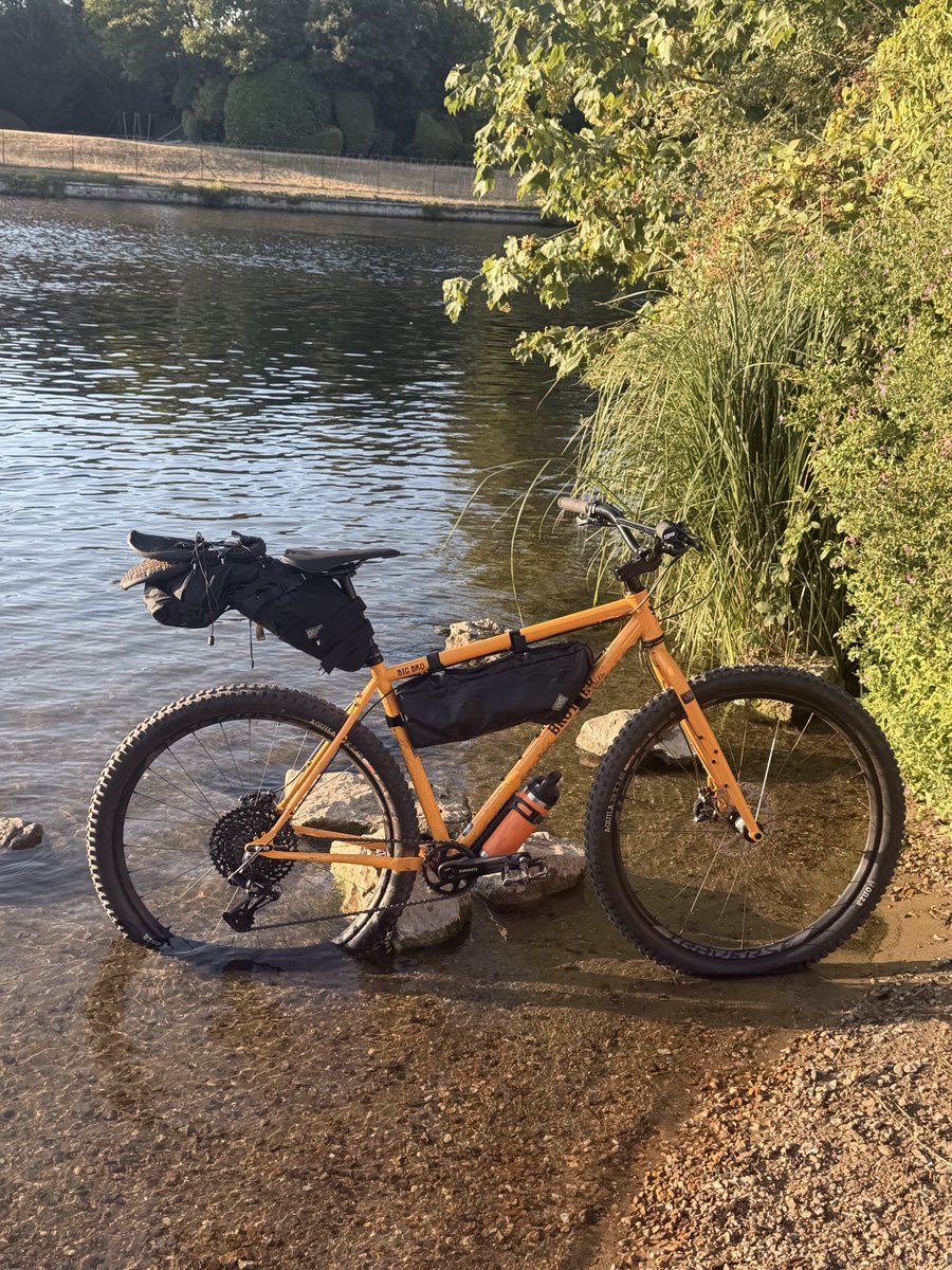 Jones_Photo's tweet photo. Brother Cycles Big Bro stolen from Walton on Thames station. 22/08/26

@StolenRide https://t.co/VBEaOxAR0s