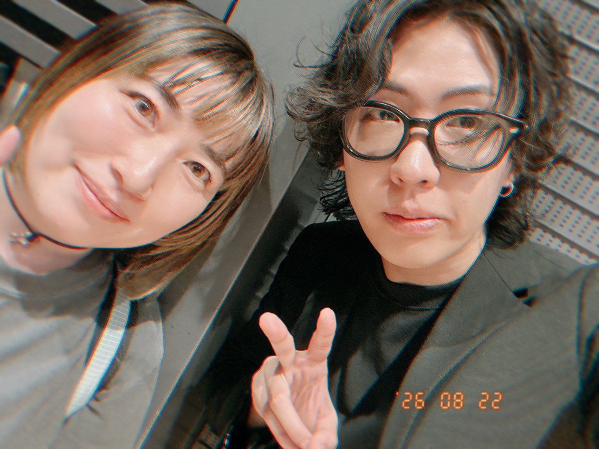 chicamera520's tweet photo. 一緒に写真撮ってもらうだけで精一杯だぜぇ
ふぅ〜、、、

脳内お花畑にして今日を乗り切ろうっ

#みるガチ https://t.co/fX6UDuL1qn
