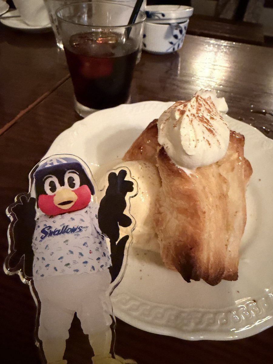 ys_6002_chibi's tweet photo. 昨日の夜は締めのスイーツまで満喫しました🍎 https://t.co/0NwplL1yma