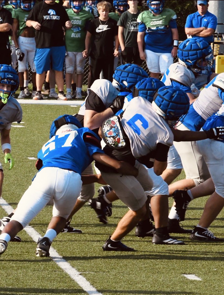 valdel2007_long's tweet photo. Nice job holding your own #57 #millardnorthHS #goMustangs #Dline https://t.co/7dG6LuwmzT