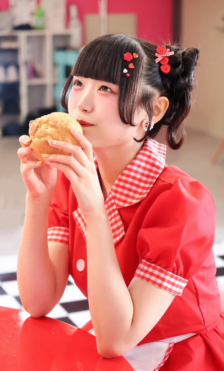 mayunyanOJS's tweet photo. 背景があれなんだけど、、このふわるちゃん目がキラキラで可愛い。
今日ディズニーがリスケになったのでご帰宅に向かってるけど早速地震の影響で電車止まって幸先不安🫨 https://t.co/vMfNmsZ3c4