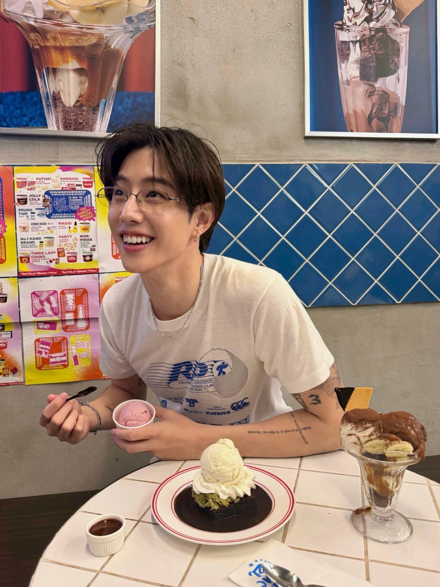 cyjprint's tweet photo. 260823 | INSTAGRAM [marktuan] 

“just a lil treat”

#MarkTuan #마크 @marktuan #GOT7 https://t.co/72bObIhiyb