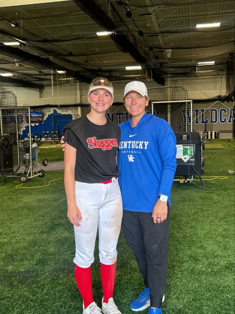 KadynShive2030's tweet photo. Had a great time at @UKsoftball Camp today! So glad I got to go with my teammates! Loved working on my game and showing off my skills! 💙@SluggersHerald @LineDsoftball @ExtraInningSB @PrepSoftball @TopPreps @TOP_D1RECRUITS @SoftballHome @UKCoachHimes @SBRRetweets @UKCoachLawson https://t.co/MvC0t2HCYv