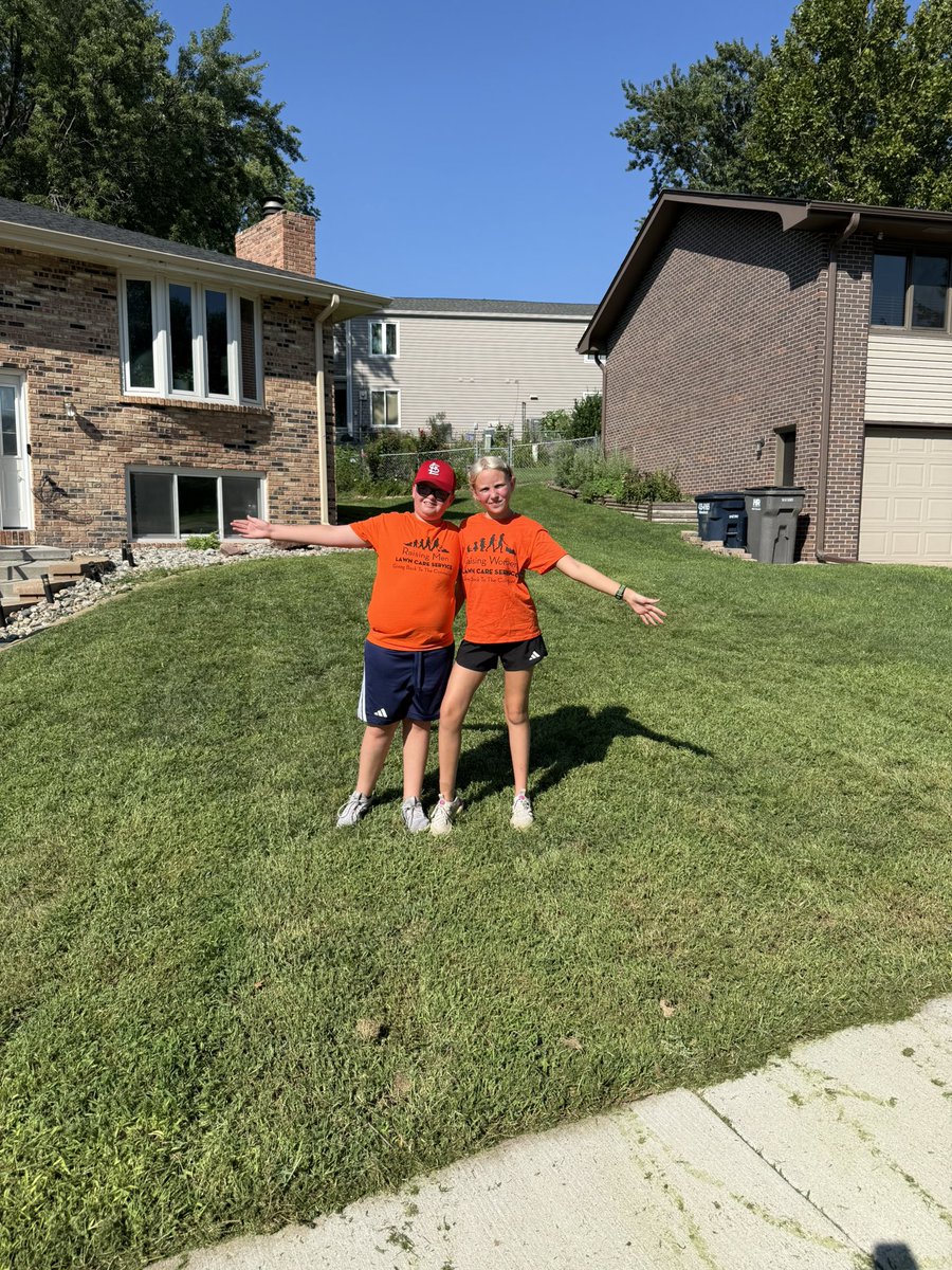 iamrodneysmith's tweet photo. Kayli &amp; Landon of Lincoln, Nebraska are back in action with our 50 Yard Challenge! Great to see them continuing their journey of serving others and making a difference, one lawn at a time! https://t.co/oj0RmLFGfZ