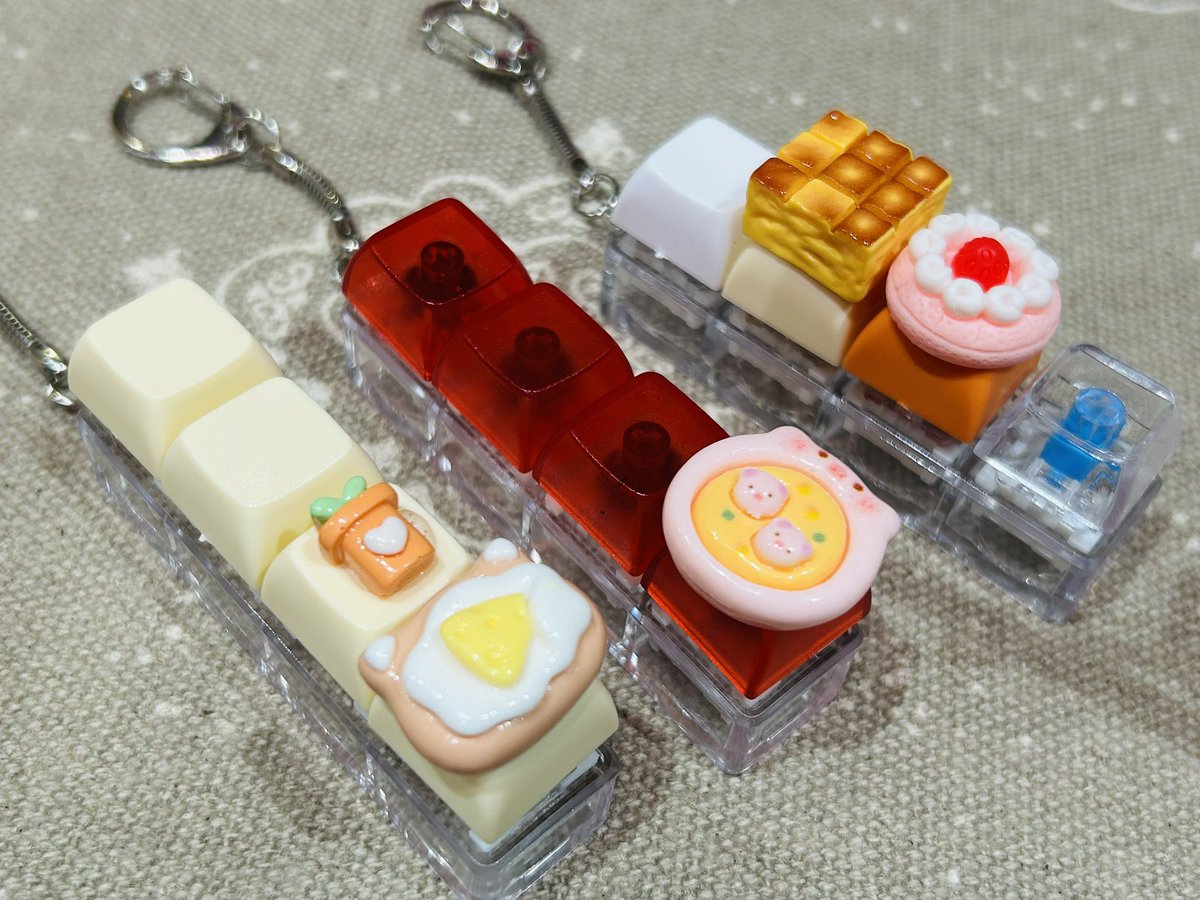ao_koho's tweet photo. 本日も #イオンモール伊丹昆陽 4F
オリジナル #キーボードキーホルダー 制作イベントが10:30より開催いたします✨

本日は1時間ごとに10個ずつ限定の受付となっておりますので、詳しくは店頭にてご確認くださいませ！ https://t.co/ikD96xg3Ys