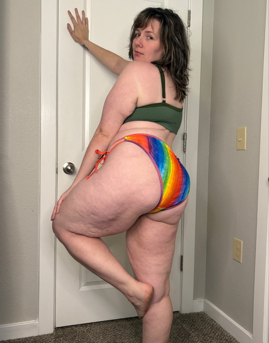 cakegotkeely's tweet photo. Rate my 🍑 1-100 to my cashapp and I’ll surprise you in dm 😘 $keelygotcake https://t.co/PBQuQD8tFU