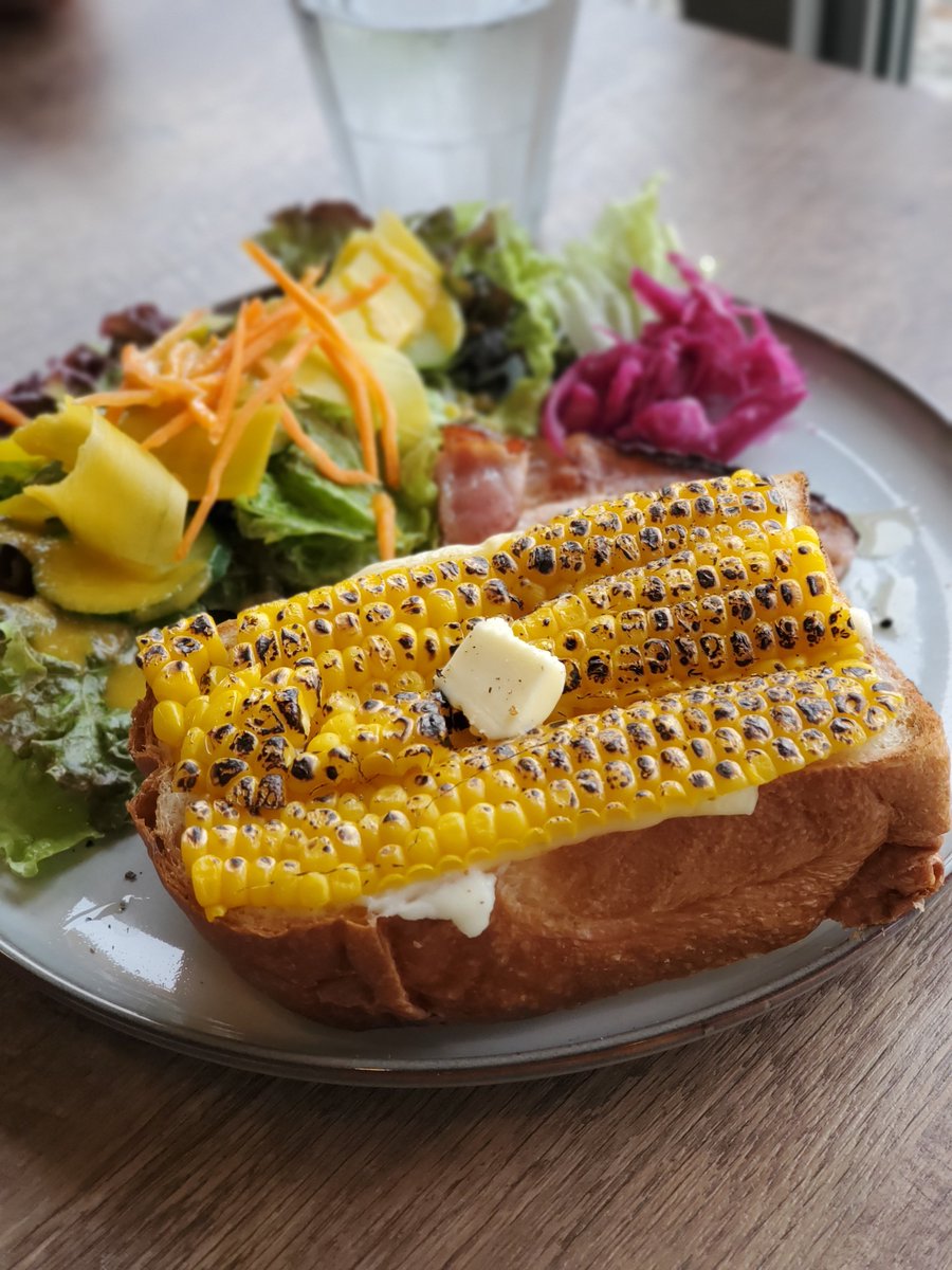 pisataba's tweet photo. いつものcafe…今週のモーニング🌽
#とうもろこし https://t.co/2dO7TcEct6