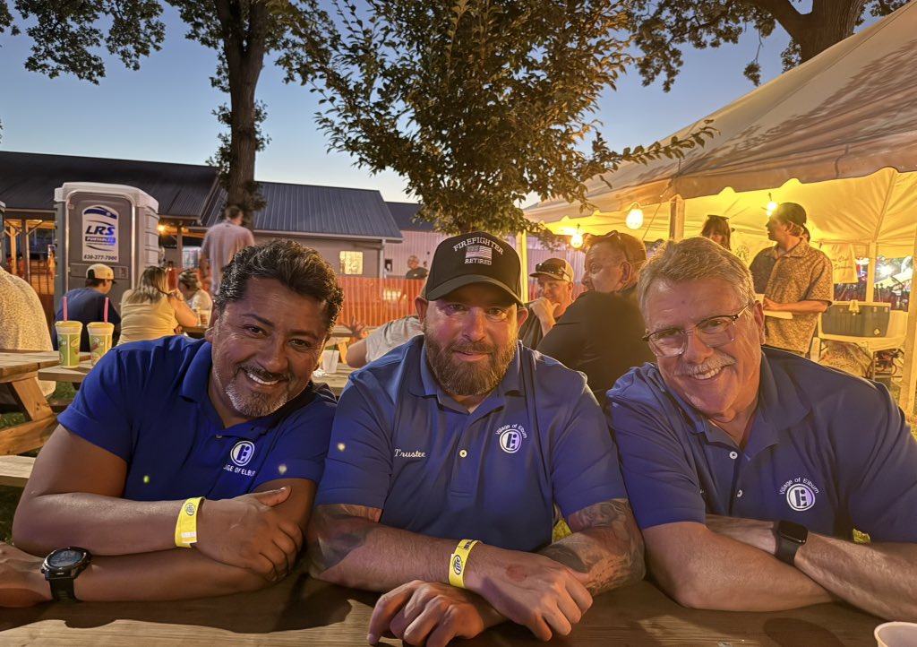 JeffWalterIL's tweet photo. I’m out at Elburn Days tonight, enjoying a great evening right here in the community, along with Elburn Trustee @c_hansen84 and Elburn Trustee Lou Santoyo! 

One of the best parts of running to represent Illinois’ 11th Congressional District is getting the opportunity to meet more residents, hear their stories, and listen to the issues that matter most to them and their families. #twill #Election2026 #District11 #IL11 🇺🇸