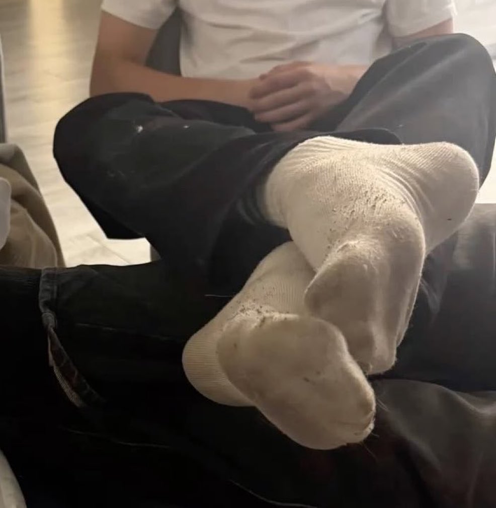 DylanGreenOF's tweet photo. “You’re gay bro? So what you want to like… smell my feet or something? I’ll let you if you rub them a little first, they’re sore from practice” https://t.co/dWqphbnSLF