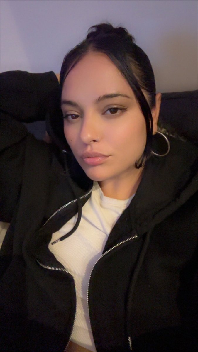 KikiRoweMusic's tweet photo. 🖤🖤🖤 https://t.co/OcKgIHewBU