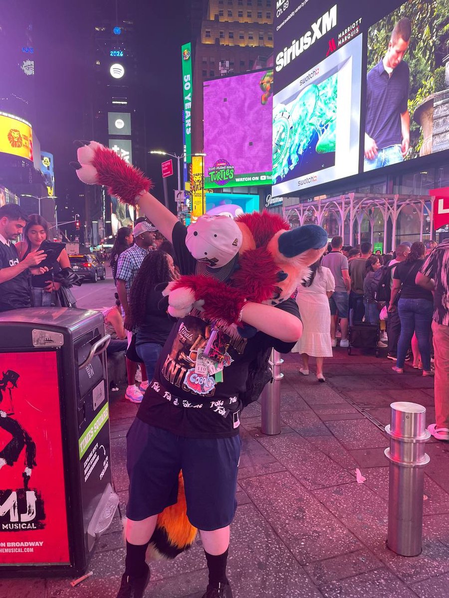 Cobalt_Foxx's tweet photo. Little fops in the big city, lived in NY all my life but never wore a suit to Times Square, need to do it again sometime 
#fursuit https://t.co/mXUJ3yITYS