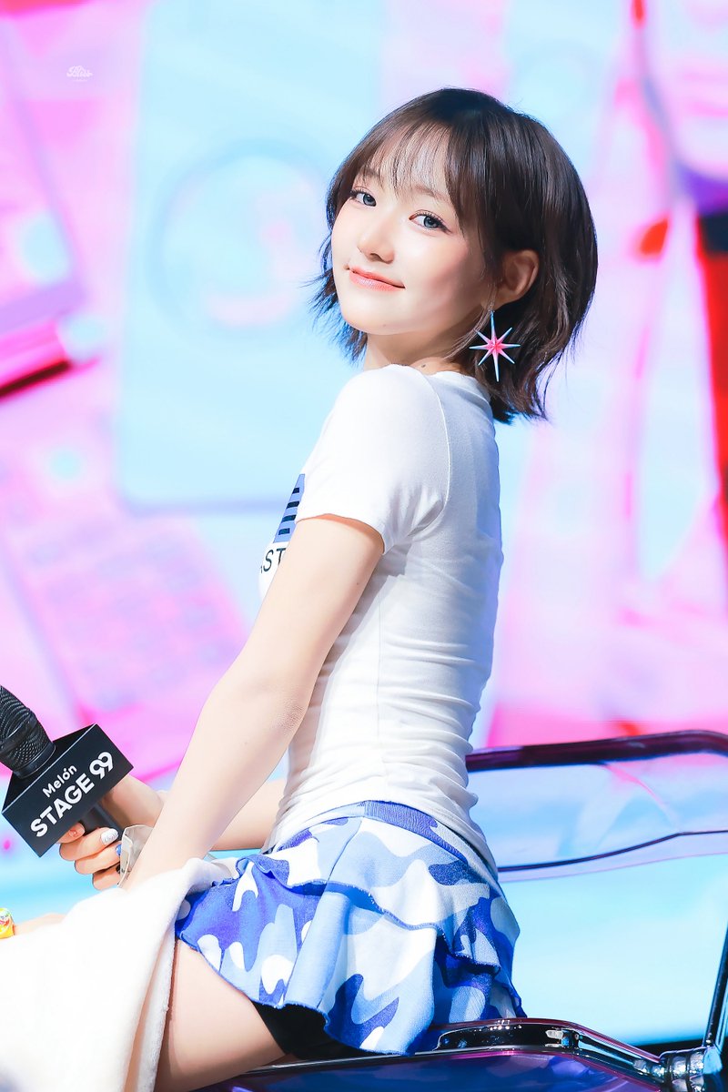 blisssjy's tweet photo. 260805 STAGE 99 HD

#지유 #JIYU
#KiiiKiii #키키 https://t.co/KA5qKXyqj4