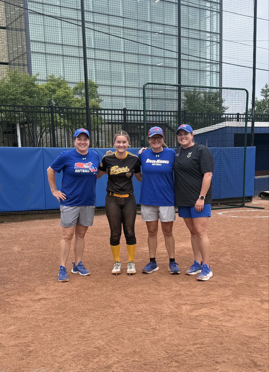 EmilyaPerras15's tweet photo. Thank you so much UMass Lowell Softball for hosting such an amazing prospect camp. I learned so much, from the pitching to the hitting to the fielding. All of the coaches are so knowledgeable and I received great feedback to help me be a better player. I cannot wait to return in the future!💙
@RiverhawkSB