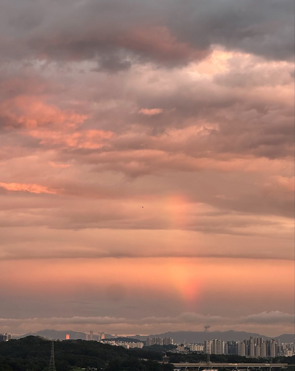 b_neul's tweet photo. 🌈 https://t.co/4UqIgUoSBf