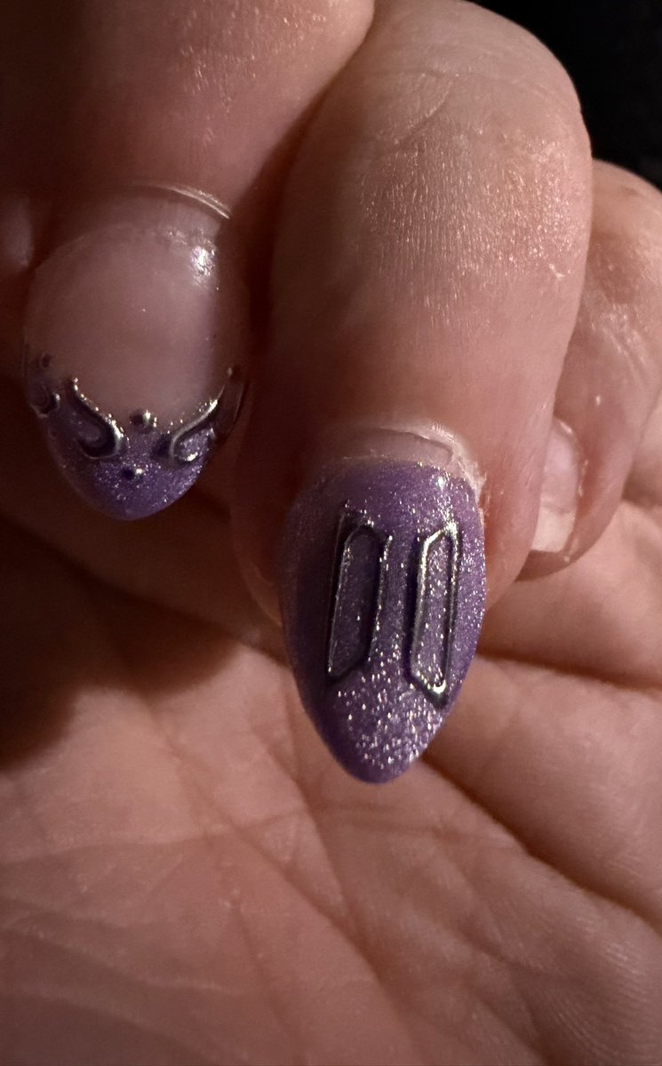 KaySueBain's tweet photo. All of my concert nails are coming off except for the BTS logo ones.. BTS FOREVER?! #BTS_WORLDTOUR_ARIRANG https://t.co/SBBH2WkofS