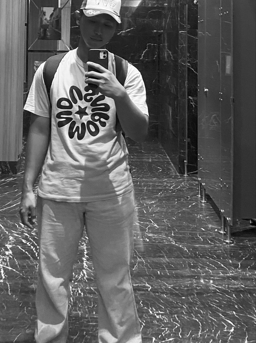 onishiwo's tweet photo. terlepas dari laut https://t.co/E5Jx8YnPp6