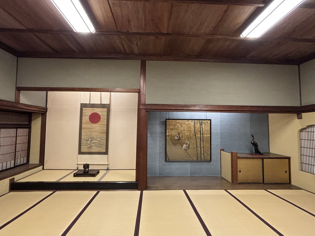 eeu_z5's tweet photo. 歴史の話や縁のある人物の話など、まだまだ知らない長崎の話を聞きながらの楽しい時間 https://t.co/l94DZlhfG2