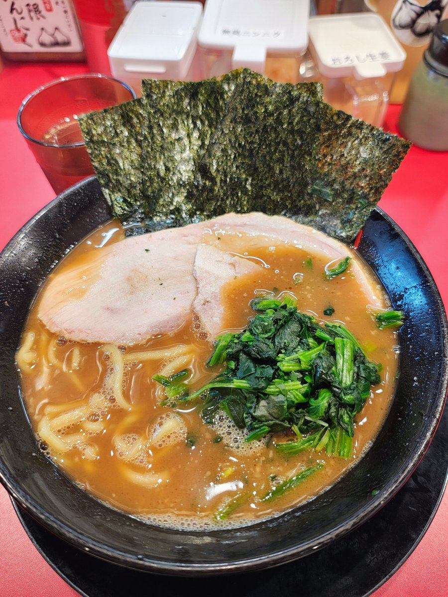 _Oath_H's tweet photo. 最近行った家系まとめ

鬼道家が美味いのは勿論のこと、横浜家系ラーメン みどりが予想以上に美味かった。はやし田系列の資本系かと思ったら ガッツリ店炊きスープでめちゃウマでした🍜 https://t.co/pYjprmyHW3