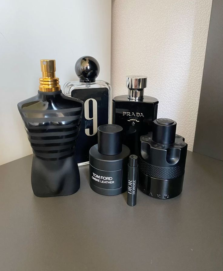 GentlemenxEra's tweet photo. Passport stamped, Casio ticking, signature scent packed. The essentials for moving light. https://t.co/M25N5yCSei