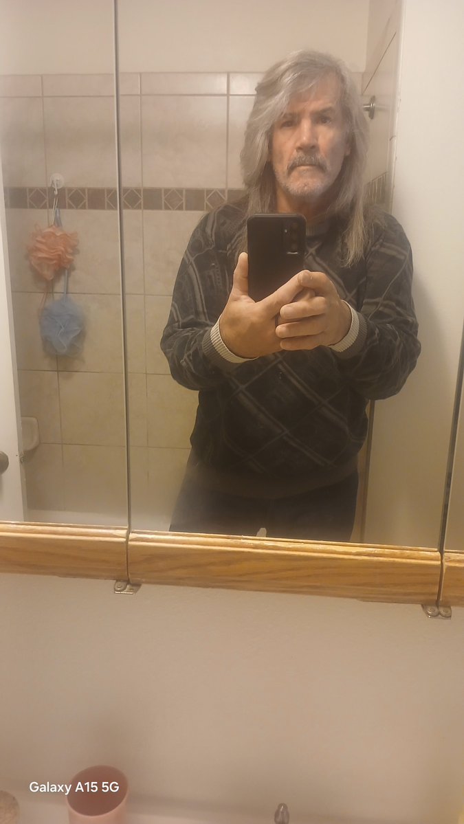 Knuttyruss's tweet photo. @Quinnc6ld Hi this is me https://t.co/75I9ZmOu7L