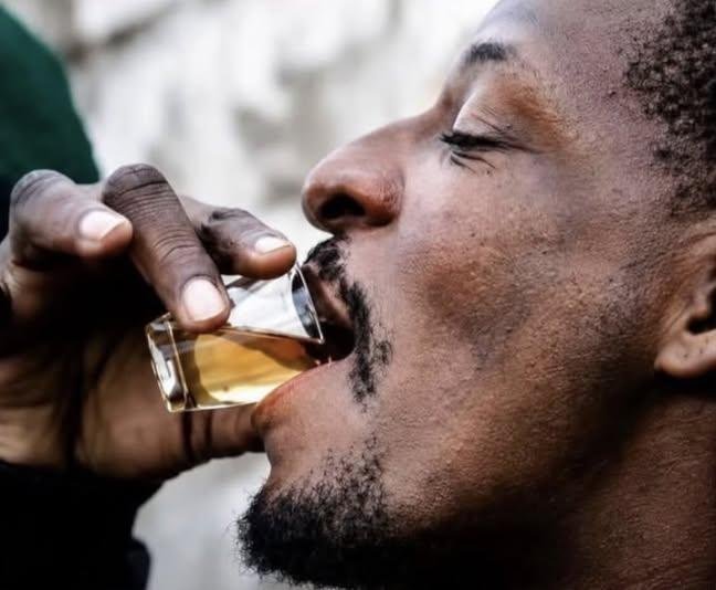 nonkululeko1402's tweet photo. Me at Truth or Drink 

Host : How old are you?
Me: https://t.co/OVAkLCbcDq