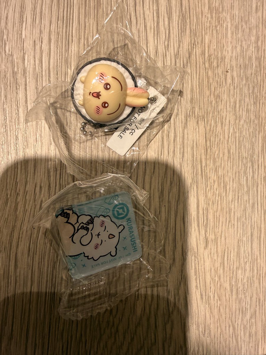 mocha_324's tweet photo. ちいかわ　くら寿司　交換

譲　フィギュアうさぎ　マグネットあのこ
求　フィギュアハチワレ、モモンガ、ちいかわ

まとめの方、条件いい方優先
(うさぎ:ハチワレ＋1 即決)
(あのこ:ハチワレ缶バッチ 即決)

郵送、または渋谷手渡し(9/1 夕方)
お気軽にお声がけください。 https://t.co/R9f63nsxIe