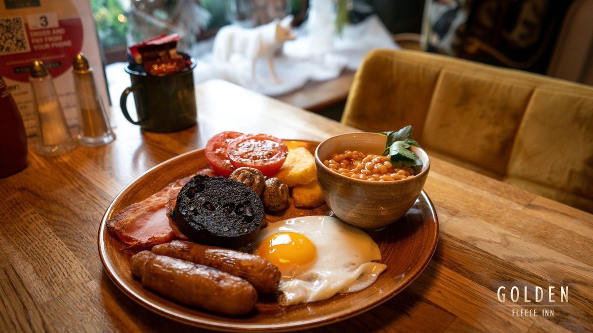 Goldenfleeceinn's tweet photo. Good morning! Cooked breakfast or Sunday roast? 🍳🥩 Breakfast 8–11am daily; Sunday roasts 12–8:30pm. / Bore da! Brecwast neu ginio rhost? 8–11yb; cinio Sul 12–8:30yp. Dewch atom ni! https://t.co/2sWDv1PHje