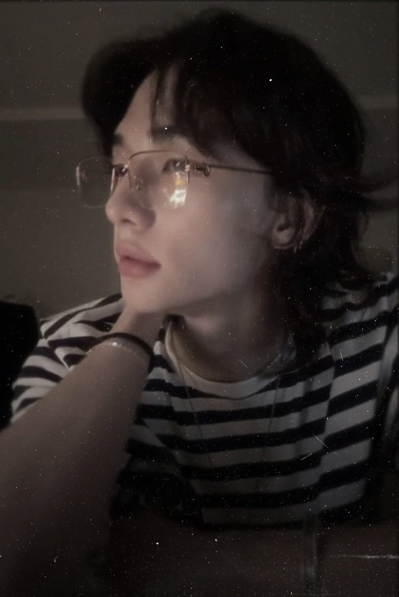 ojitosdebobaaa's tweet photo. ㅤ—  𝐒tudy night. https://t.co/HhSpK7lJDs