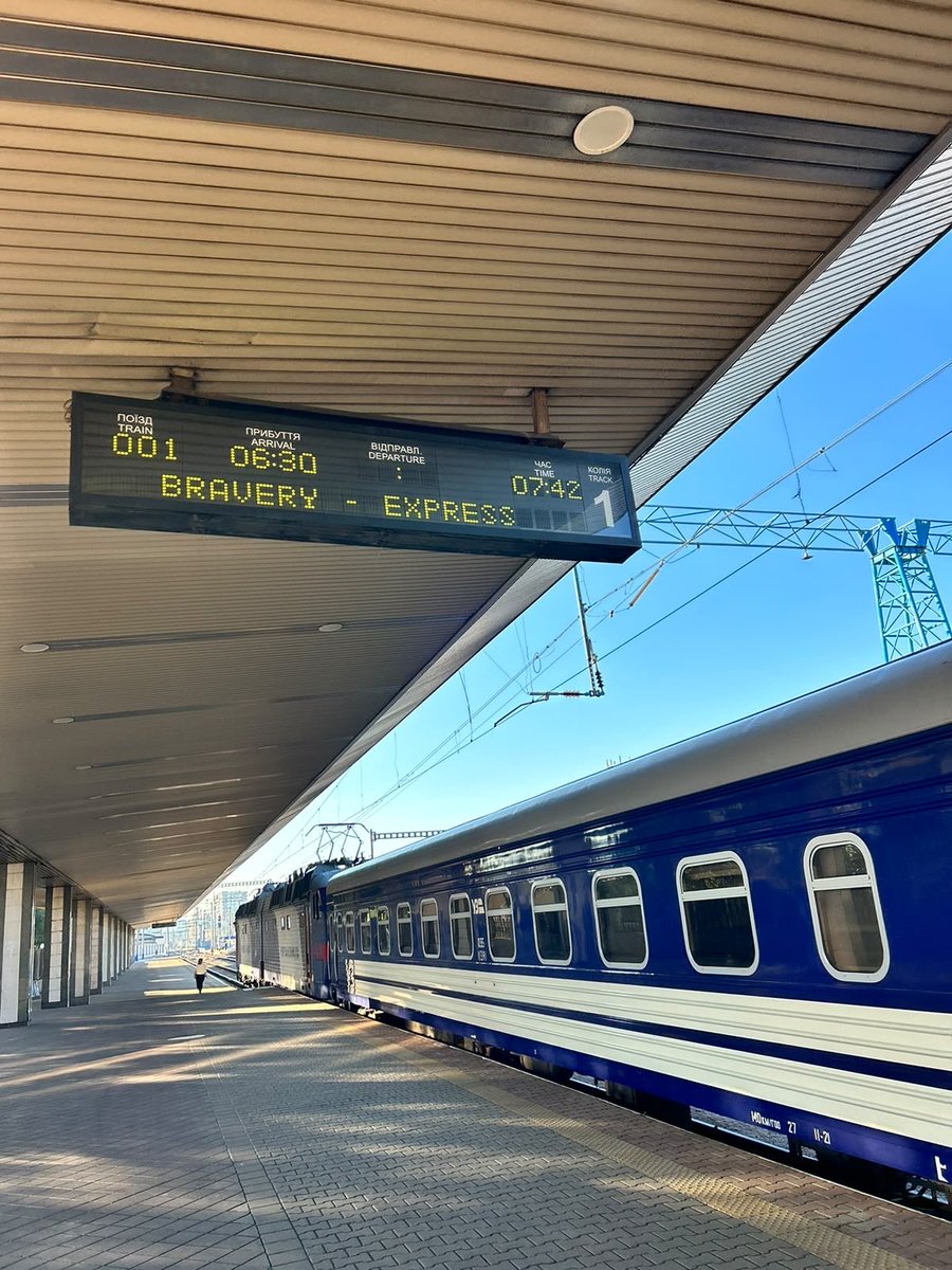 andrii_sybiha's tweet photo. Ahead of our Independence Day, we feel we are not alone. Our allies are with us.

Today in the morning, I was pleased to welcome leaders of Denmark, Estonia, Finland, Latvia, Lithuania, Norway, alongside other high representatives, at the Kyiv Railway Station.

They will hold bilateral and multilateral talks with President @ZelenskyyUa. There will be important decisions and announcements.

Welcome, dear friends!