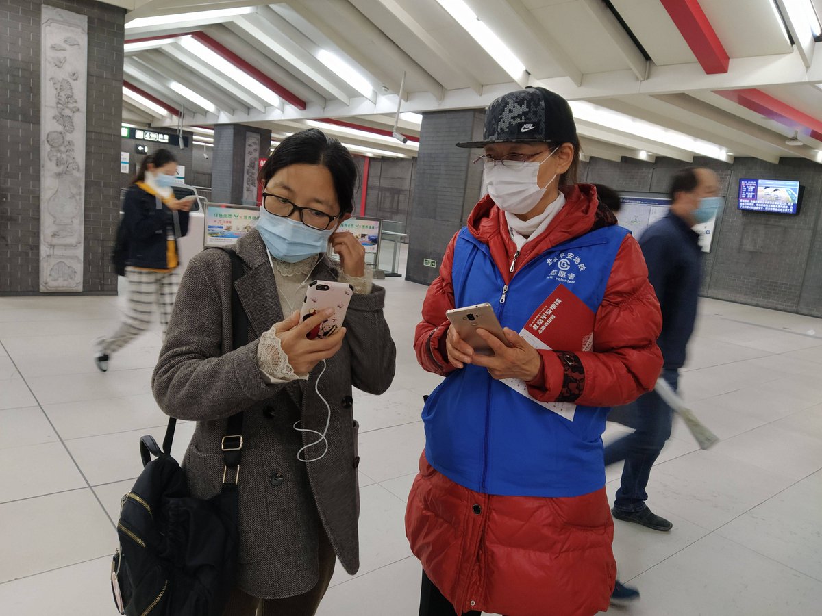 MayaKingxi's tweet photo. Hoy esperaba el autobús con hambre, una seora me dio su pan sin decir nada, solo una sonrisa. Lo mejor del día no lo compras. https://t.co/qgEM9QHn7P