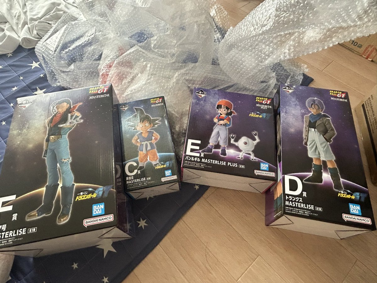 az78uS5yRcJoAUo's tweet photo. A賞とB賞とラスワン買ったのにそれ以外届いてガチ困惑 https://t.co/byIpthBi8S