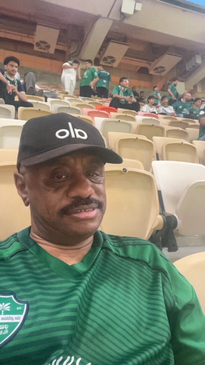 melahwi8's tweet photo. يا جماهير الاهلي خلونا ننسى اللي فات 
و نفتح صفحة جديده و نستعد للقارات 
المدرب اعتذر  و كسب كل المباريات 
يا الجماهير الافضل يا ملوك المدرجات 
الأربعاء نبغى نفلل الإنماء في كل الفئات 
من اجل الاهلي نتحد و ننسى كل الخلافات https://t.co/gXKwqb72Hm