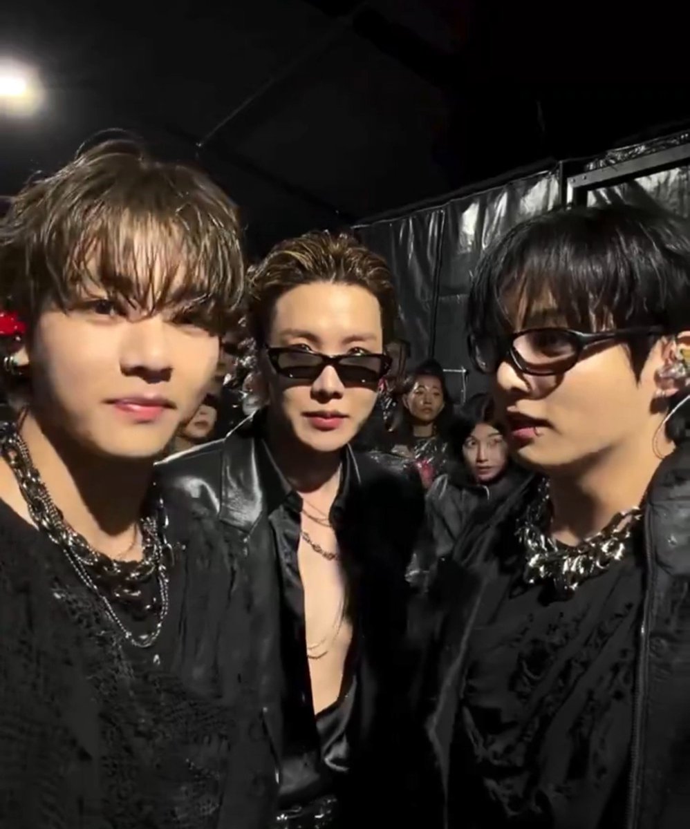 Supbnj's tweet photo. กุไม่รู้จะพูดอะไนแล้วว่ะ ใครจัดโพสิชั่นการยืน กุตายได้เลยนะ https://t.co/7o2mmuLsTd