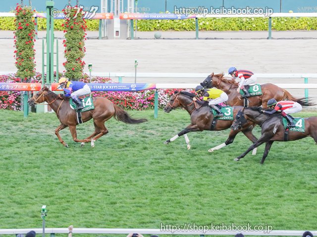 keibabookshop's tweet photo. ８月23日（日）札幌11R🎊#キーンランドカップ
1着⑭ #サウンドモリアーナ🏇#武豊 騎手🐴5人気
2着③パンジャタワー🏇松山 弘平騎手🐴1人気
3着⑧ウインカーネリアン🏇三浦 皇成騎手🐴3人気
単勝⑭1,290円
馬連③－⑭1,520円
馬単⑭→③4,700円
3連複③－⑧－⑭4,540円
3連単⑭→③→⑧36,780円 https://t.co/Pb8GIwB3Tk