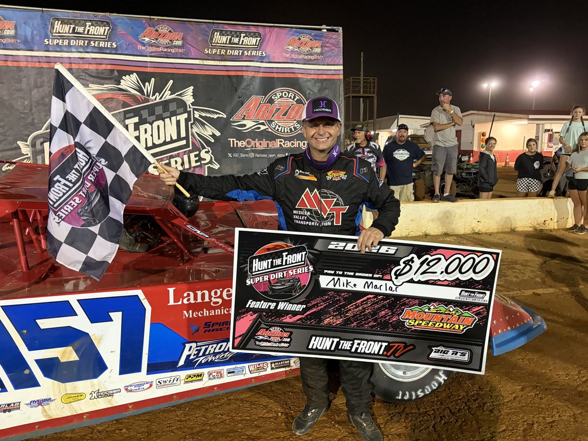 HuntTheFrontSDS's tweet photo. Tennessee’s own Mike Marlar parks the No. 157 machine in Arizona Sport Shirts Victory Lane here at Smoky Mountain Speedway! https://t.co/pwAys1v4m7