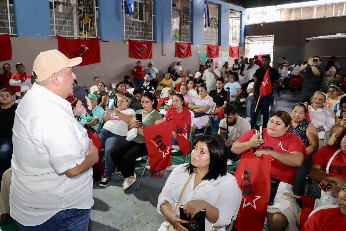 JorgeAldanaB's tweet photo. Mientras Dios me dé vida y salud, aquí estaré caminando junto al pueblo, trabajando por Honduras. 🇭🇳

Con el partido LIBRE hemos demostrado fuerza, determinación y los valores justos para seguir adelante.

Por eso tenemos clara nuestra misión: mantenernos en UNIDAD, levantar la frente y avanzar con ESPERANZA hacia la próxima VICTORIA. ❤️🇭🇳