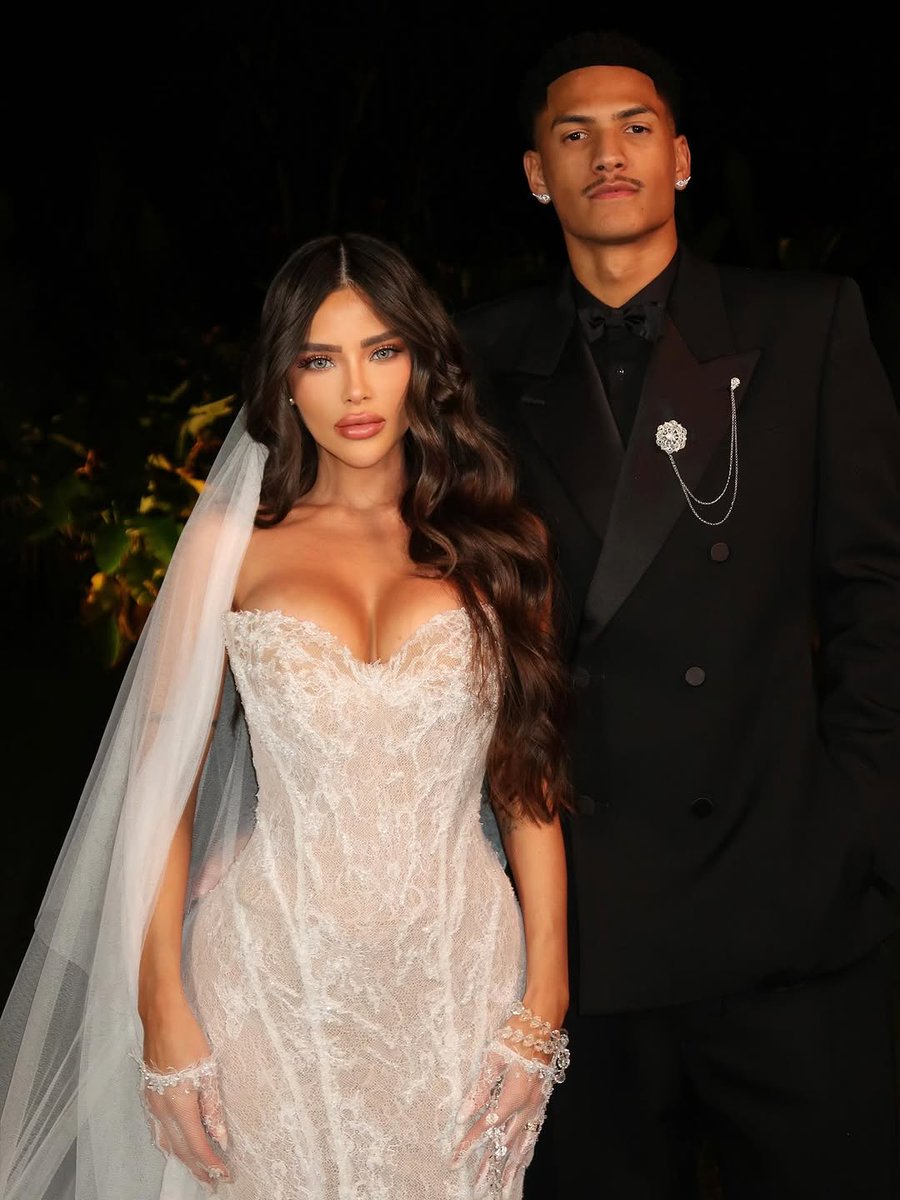 anchieta281's tweet photo. 12.06.2025 ❤️‍🔥 our happiest day ever! Always with you, forever! “So they are no longer two, but one flesh. Therefore what God has joined together, let no one separate” https://t.co/PdI2BOiX4T