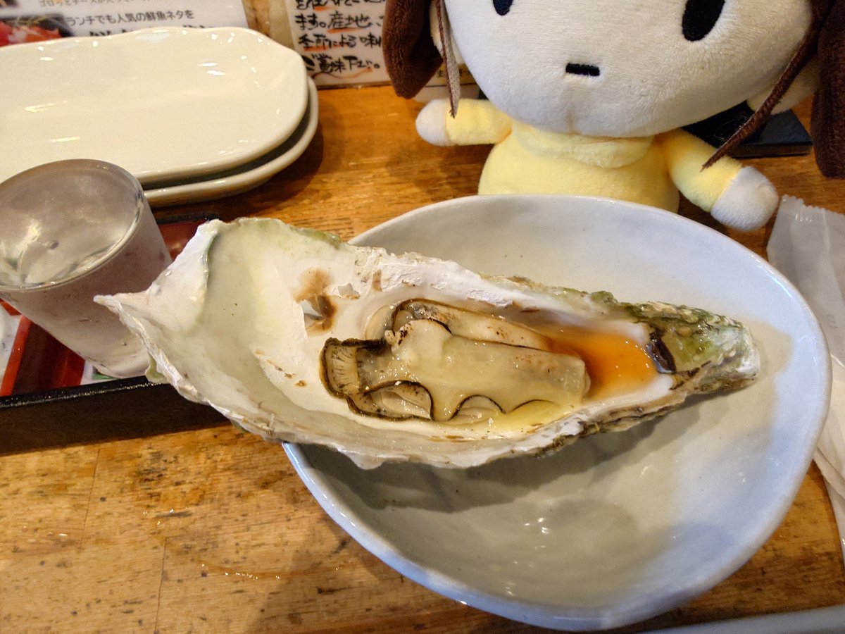 kenmo765P's tweet photo. 日本酒と牡蠣づくし！！ https://t.co/pH8UUPQ27B