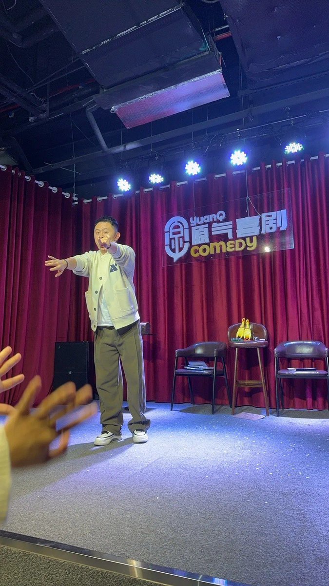 Bernard76174512's tweet photo. Just bombed my first stand-up set… but the guy in the front row laughed so hard he spilled his coffee. Win https://t.co/f18FK04din