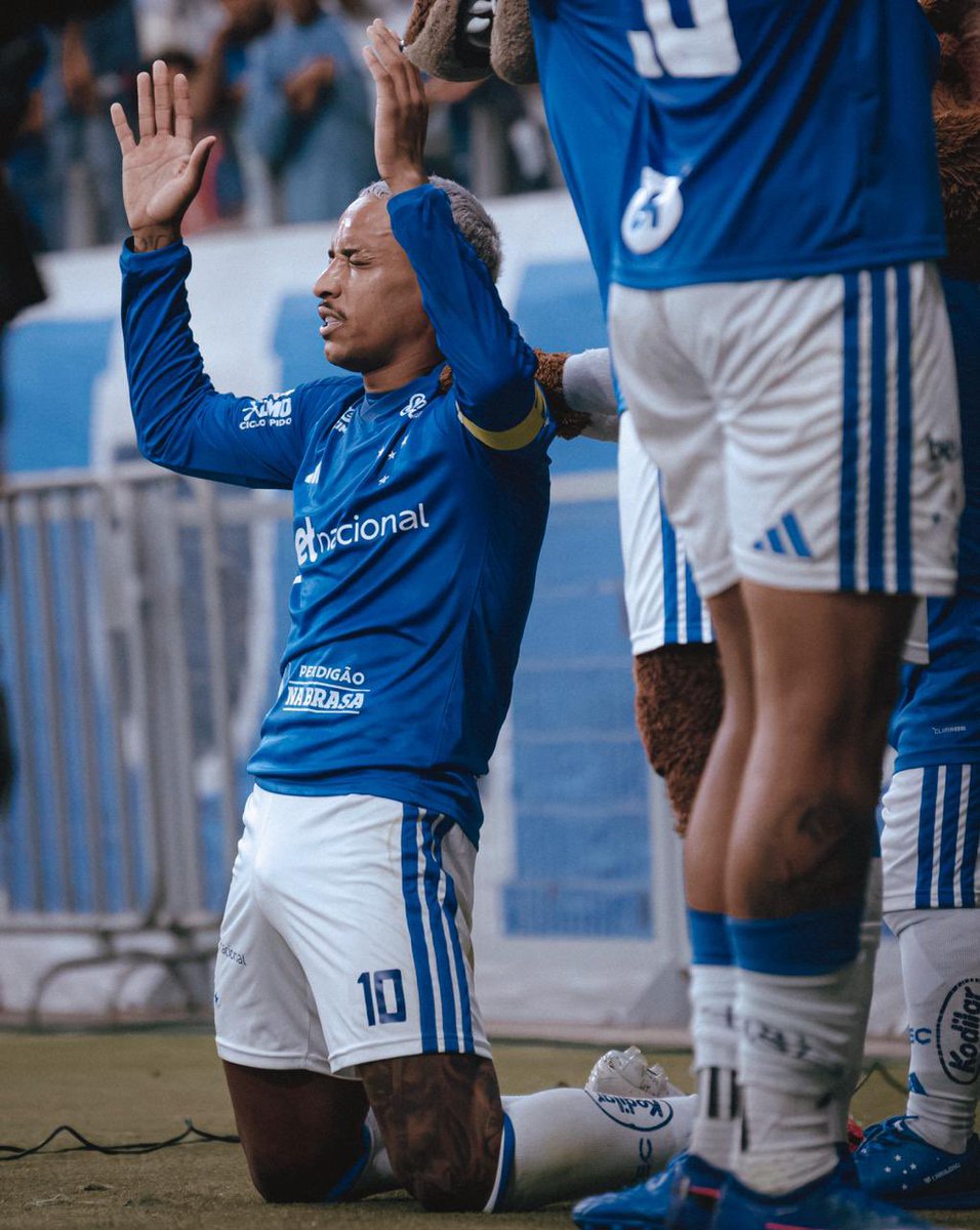 MatheusPereira's tweet photo. Resultado importante demais para nossa equipe e para os nossos objetivos. Feliz por mais uma vitória que dá mais confiança para o nosso grupo. Deus é maravilhoso! 🙏🏾💙🦊 https://t.co/m0xqKFMslq