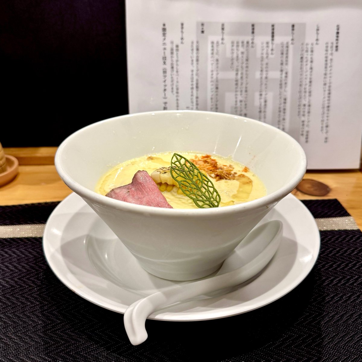 harapecooh29's tweet photo. 自家製麺 ほんま @駒込
【期間限定】ドルチェドリーム¥1900

ドルチェドリームの冷製スープはとうもろこしの甘味とミルキーさが上品に調和しまさにドルチェな美味しさ！焼きとうもろこしは夏らしさをより際立たせ、ローストビーフがリッチさ、抹茶のリーフ型チュイルがお洒落さを演出！ご馳走様でした https://t.co/jODEV5HNQ0